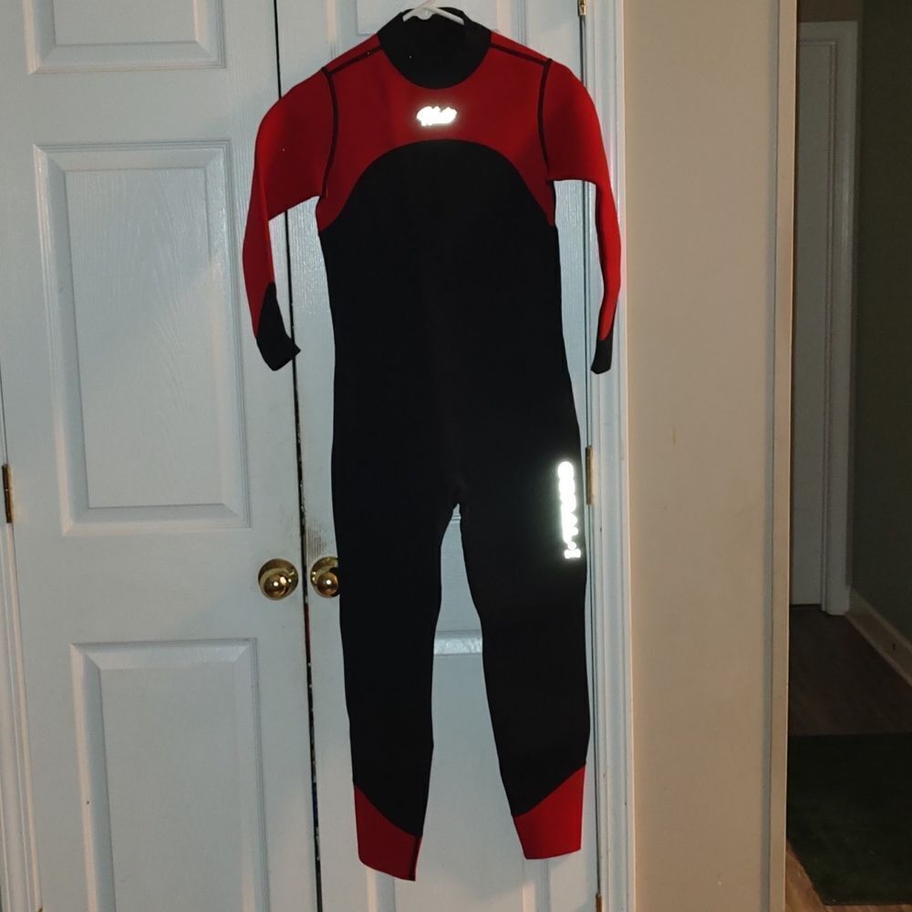 Hevto  Youth red black youth surfing water ski full scuba wetsuit   Sz 16  NWT
